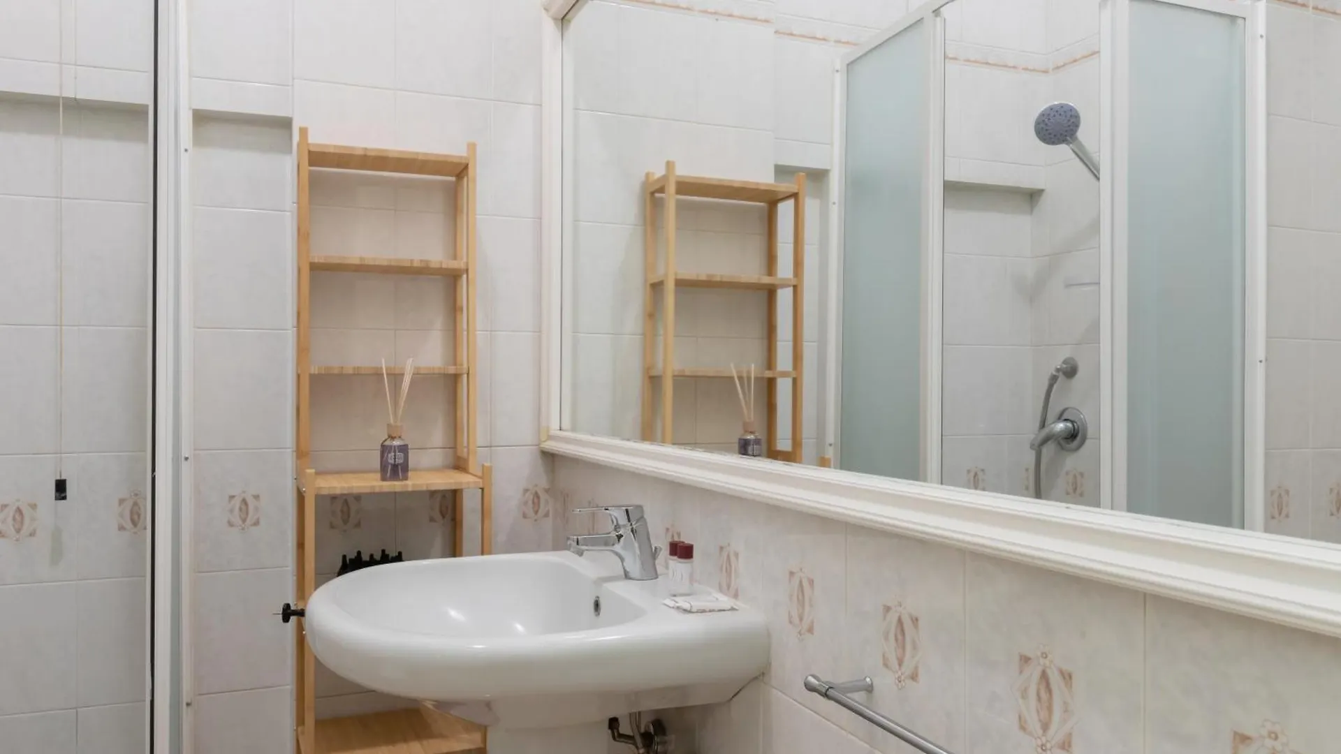 Sanzio City Escape - 15Min From Duomo Apartment Milan Italy