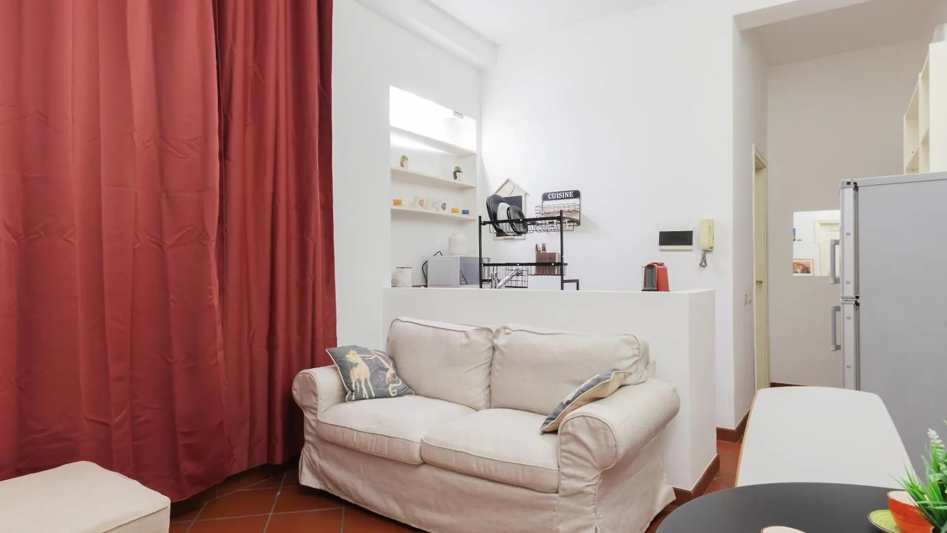 Sanzio City Escape - 15Min From Duomo contacts