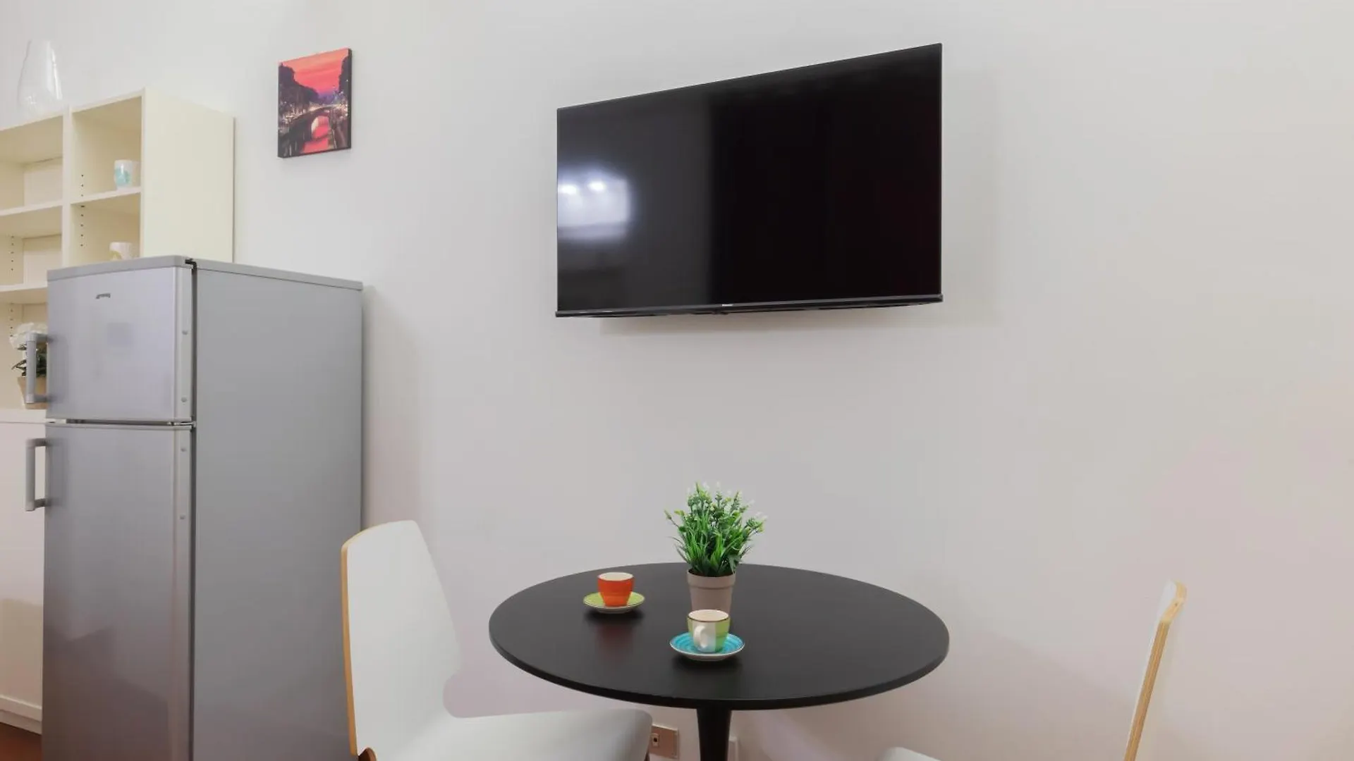 Sanzio City Escape - 15Min From Duomo Apartment Milan