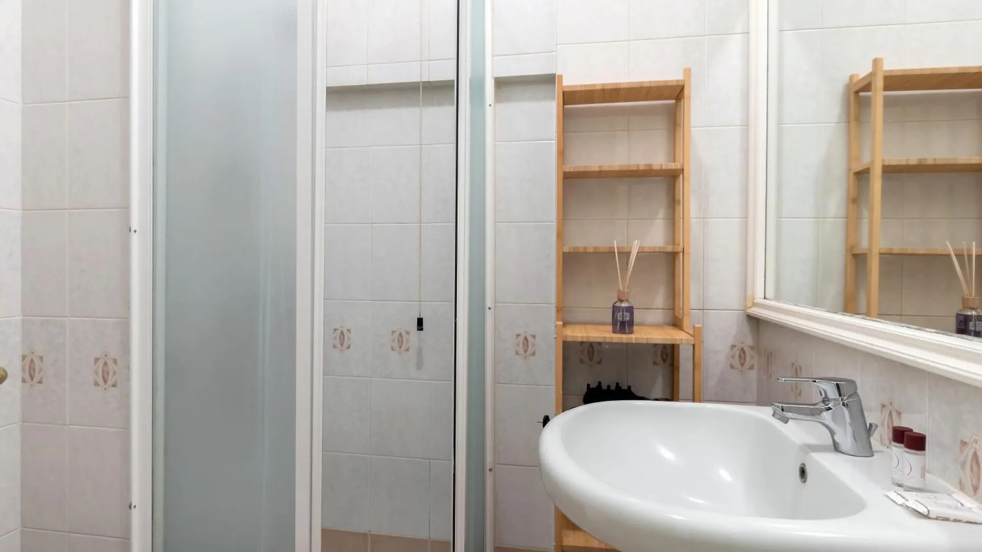 Sanzio City Escape - 15Min From Duomo Apartment Milan